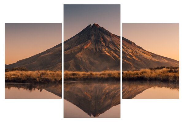 Slika odsjaj planine Taranaki, Novi Zeland (90x60 cm)