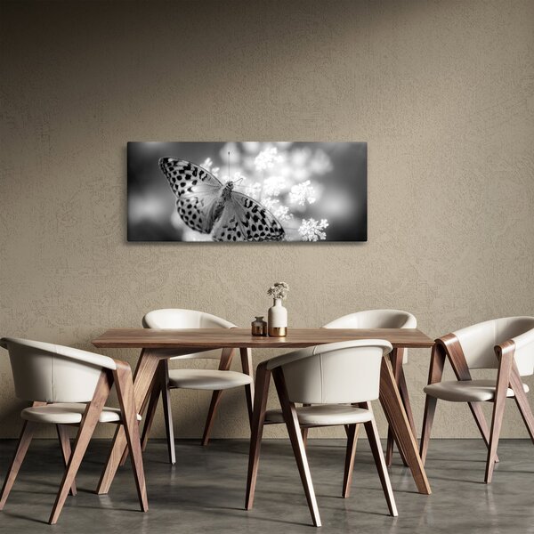 Slika - Detalj leptira koji oprašuje cvijet (120x50 cm)