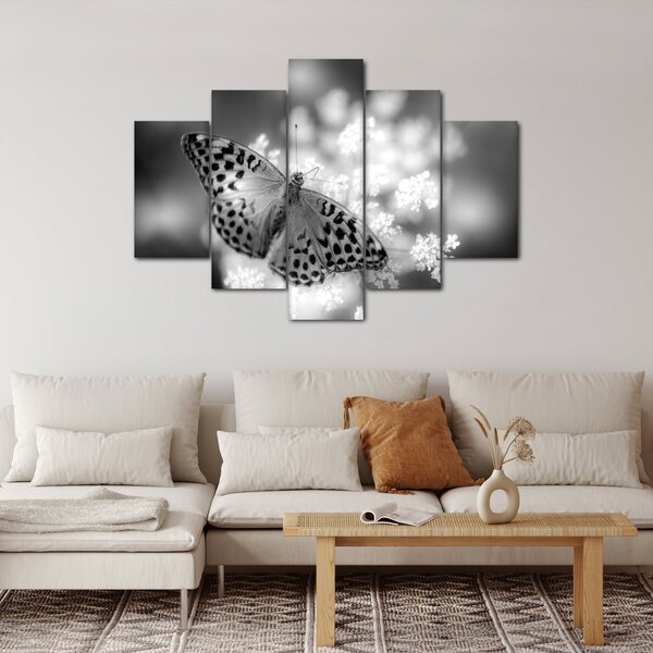 Slika - Detalj leptira koji oprašuje cvijet (150x105 cm)