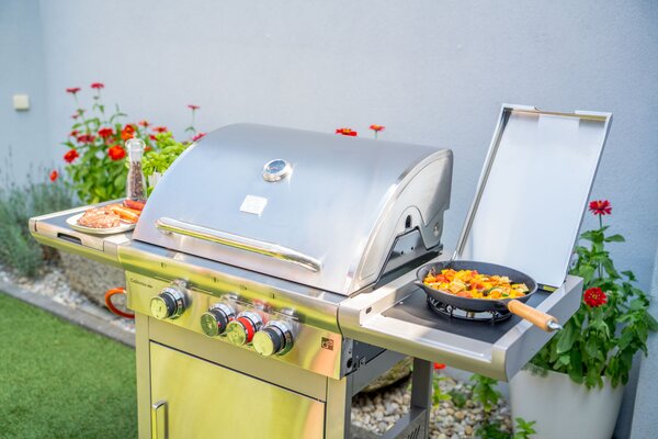 Plinski roštilj CALIFORNIA BBQ, 4 plamenika, s redukcijskim ventilom, srebrna Penta CZ