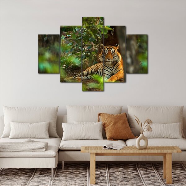 Slika počivajočega tigra (150x105 cm)