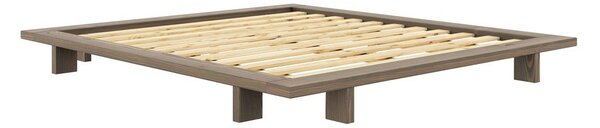 Smeđi bračni krevet od masivnog bora s podnicom 180x200 cm Japan – Karup Design