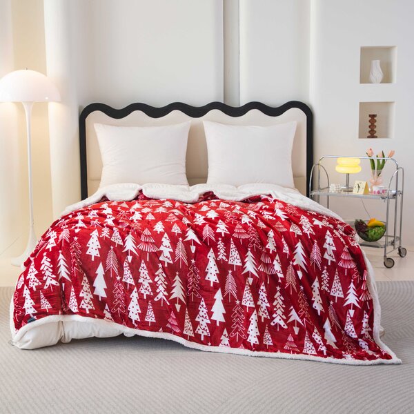 Božićna mikropliš deka s imitacijom ovčjeg krzna CHRISTMAS TREES crvena Dimenzije: 160 x 200 cm