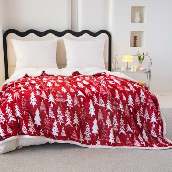 Božićna mikropliš deka s imitacijom ovčjeg krzna CHRISTMAS TREES crvena Dimenzije: 160 x 200 cm