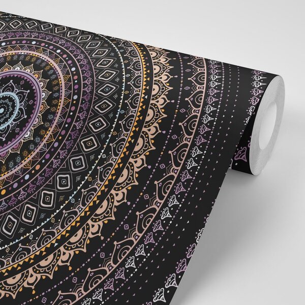 Tapeta Mandala s uzorkom sunca u ljubičastim nijansama