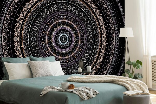 Tapeta Mandala s uzorkom sunca u ljubičastim nijansama
