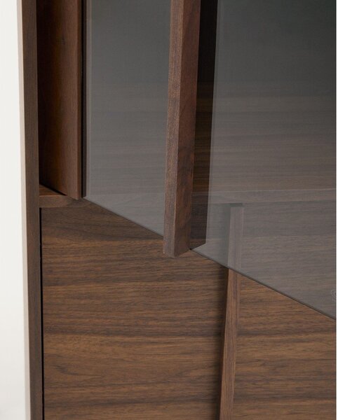 Smeđa vitrina u dekoru oraha 100x170x40 cm Onix – Kave Home
