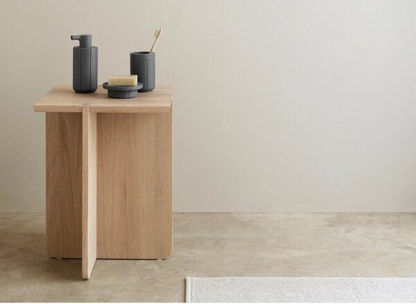 Pomoćni stol od punog hrasta 35x35 cm Engawa – Blomus