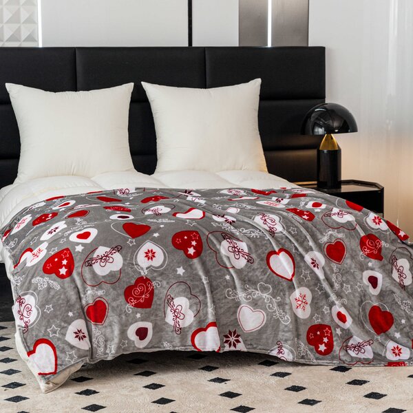 Božićna deka od mikropliša CHRISTMAS HEART siva Dimenzije: 150 x 200 cm