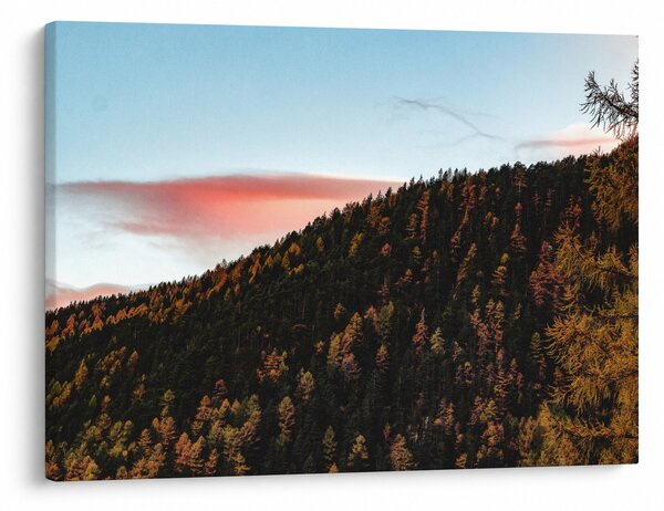 Slika crvenih oblaka iznad brda (70x50 cm)