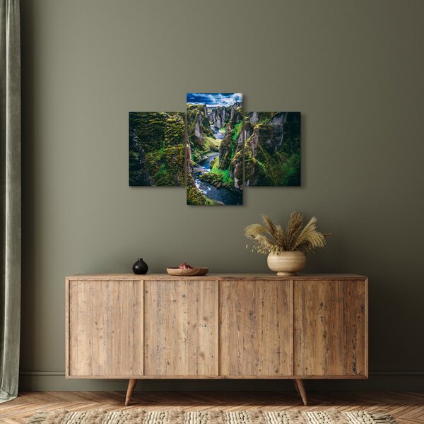 Slika - Rijeka u kamenoj dolini (90x60 cm)