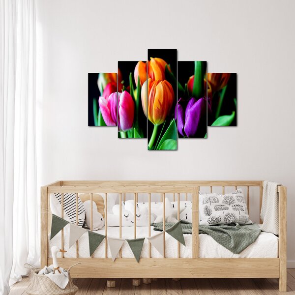 Slika tulipana na crnoj pozadini (150x105 cm)