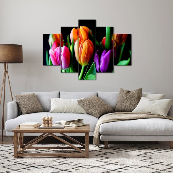 Slika tulipana na crnoj pozadini (150x105 cm)