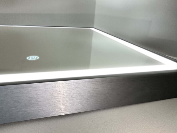 LED ogledalo s okvirom M3