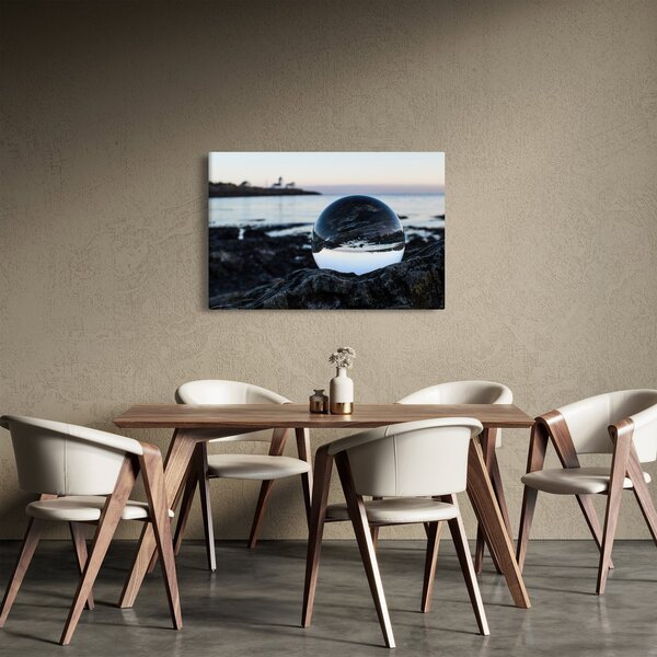 Slika staklene kugle na stijeni (90x60 cm)