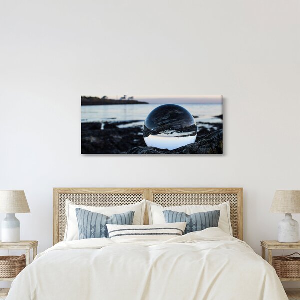 Slika staklene kugle na stijeni (120x50 cm)