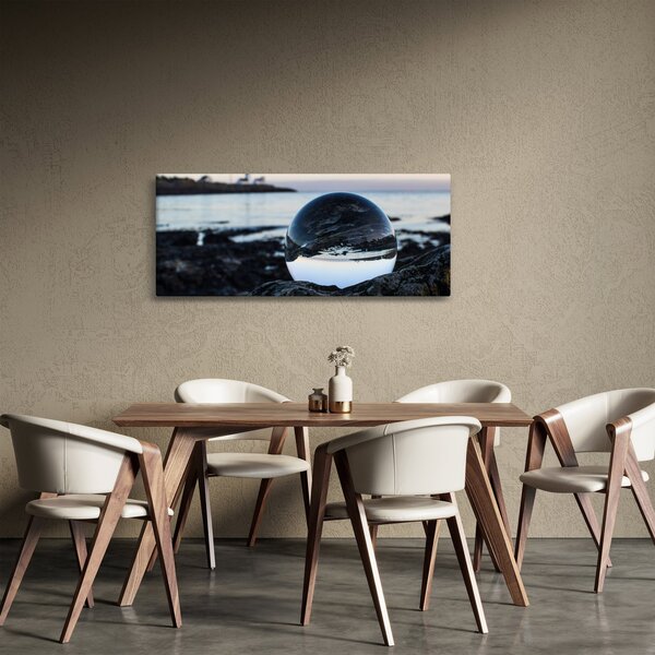 Slika staklene kugle na stijeni (120x50 cm)