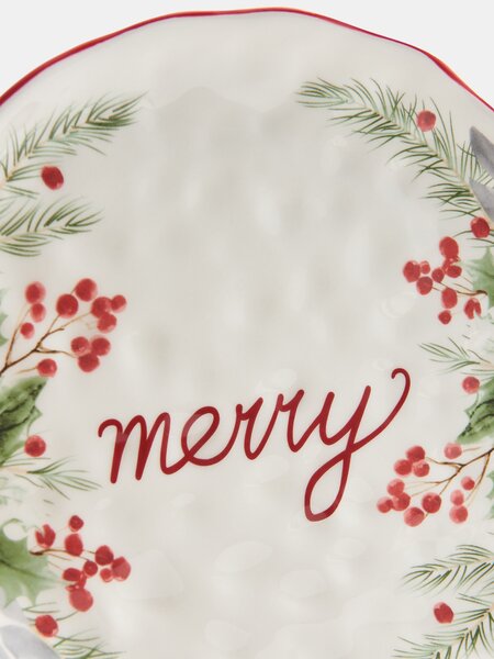 Sinsay - Božićni keramički tanjur s natpisom “Merry”