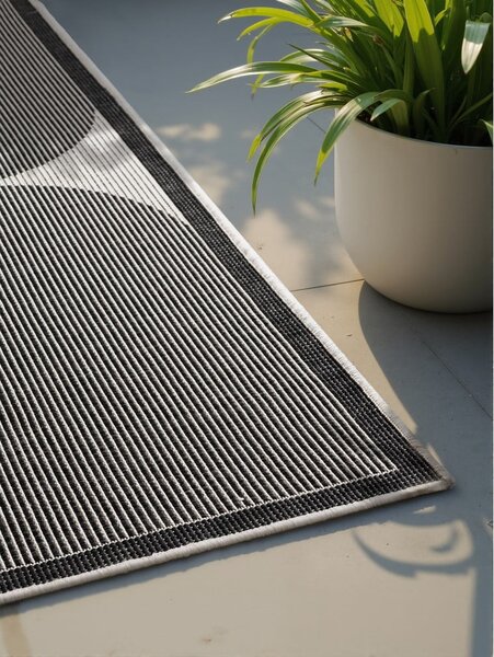 Crno-bijeli unutarnji i vanjski tepih 160x230 cm Duet Bowen – NORTHRUGS