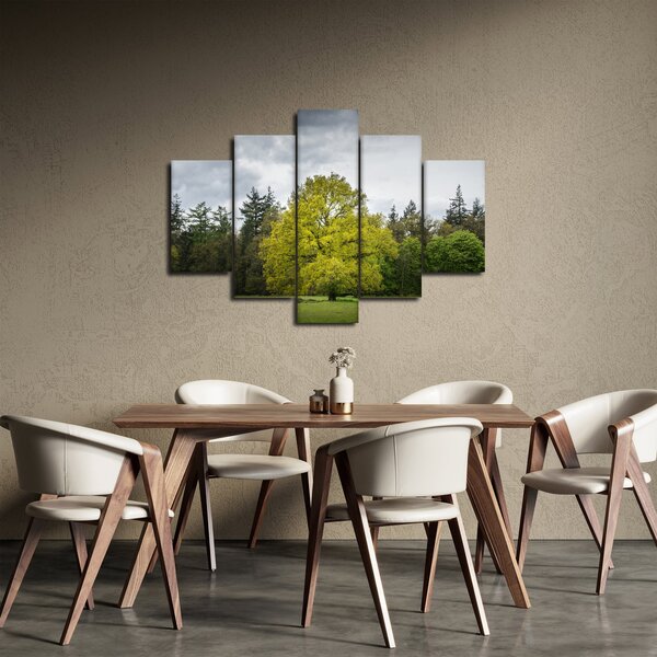 Slika zelenog stabla usred polja (150x105 cm)