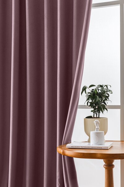 Svijetlo ljubičasta zamračujuća zavjesa VELVET 140x250 cm Sistem za vješanje: Traka za nabiranje