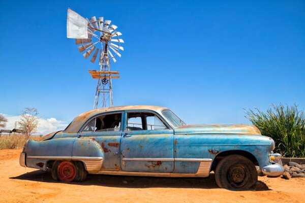 Ilustracija Abandoned vintage car in the desert, Bim