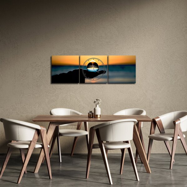 Slika staklene kugle u dlanu (sa satom) (90x30 cm)