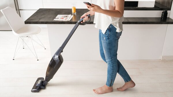 2V1 150W AK. bežični uspravni usisavač LED Sweeper 5000