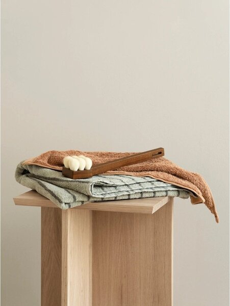 Pomoćni stol od punog hrasta 35x35 cm Engawa – Blomus