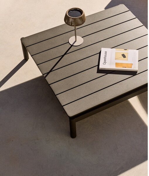 Metalni vrtni stolić za kavu 89x91 cm Sorells – Kave Home