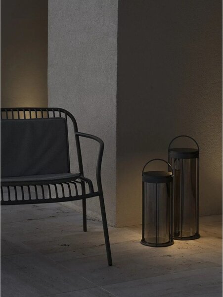 Siva metalna vrtna stolica Yua Wire – Blomus
