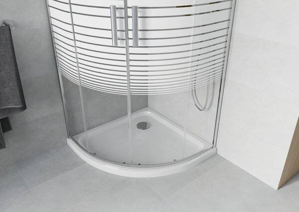 Mexen Rio polukružna tuš kabina 80 x 80 cm, bijele pruge, krom + plitica Flat, bijela - 863-080-080-01-20-4110