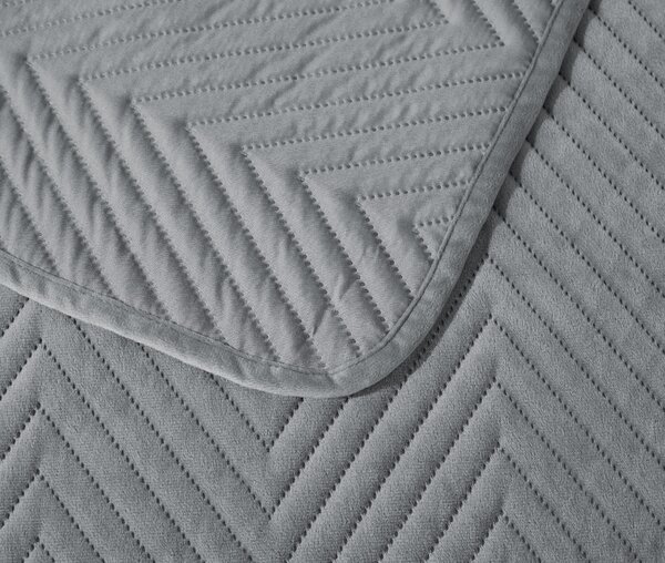 Sivi baršunasti prekrivač za krevet ARROW VELVET Dimenzije: 200 x 220 cm