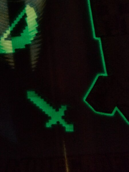 Sinsay - Deka s fluorescentnim printom Minecraft