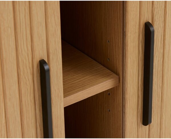 Komoda u dekoru hrasta s kliznim vratima u prirodnoj boji 120x76x45 cm Nola – Unique Furniture