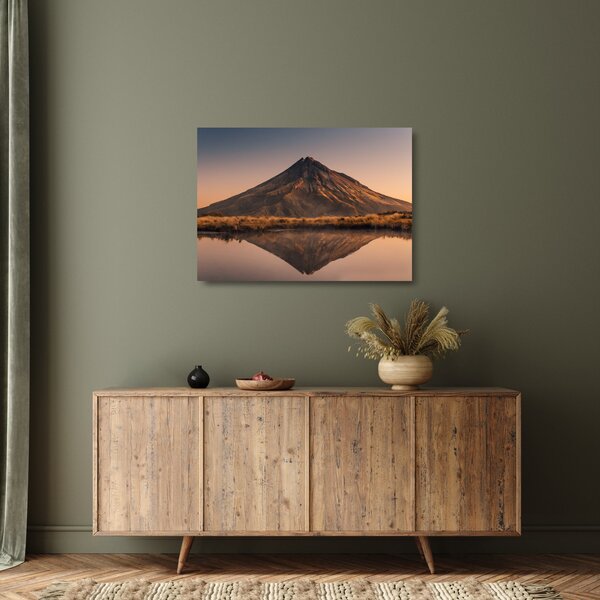 Staklena slika odsjaj planine Taranaki, Novi Zeland (70x50 cm)