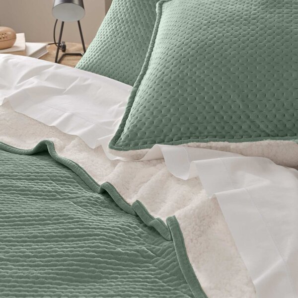 Zeleni set prekrivača i jastučnice od sherpa flisa 220x240 cm Mylene – douceur d'intérieur