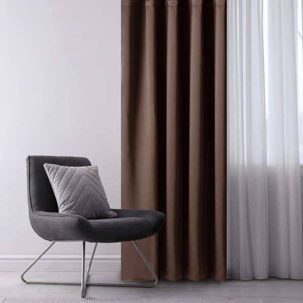 Smeđa zavjesa za djelomično zamračenje 140x175 cm Kierra – Restilo