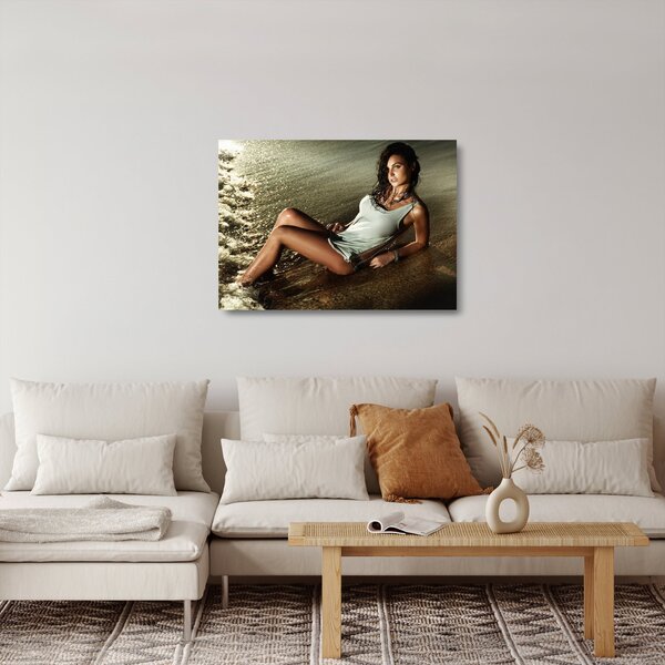 Staklena slika žene na plaži (70x50 cm)