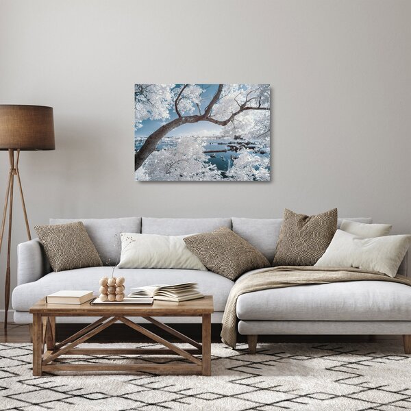 Staklena slika snježnog stabla uz vodu (70x50 cm)