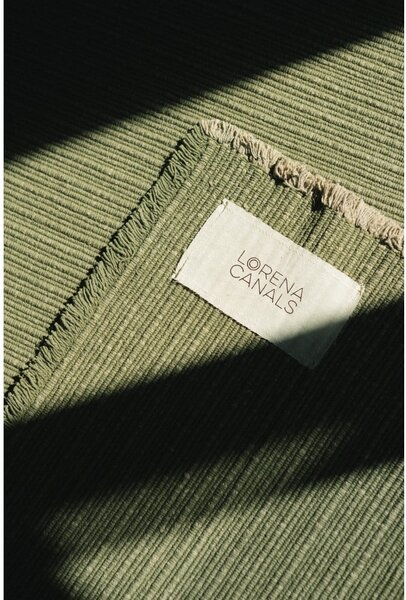 Kaki zeleni ručno rađen pamučan tepih 140x200 cm Handloom – Lorena Canals