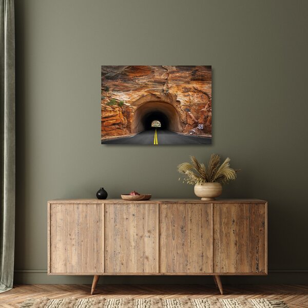 Staklena slika - tunel u stijeni (70x50 cm)