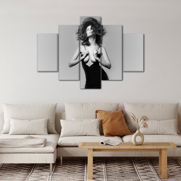 Slika ženske v črni obleki (150x105 cm)