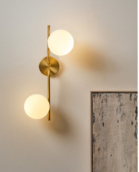 Bijela/u zlatnoj boji zidna lampa Brisia – Kave Home