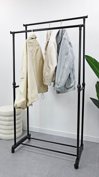 Crni metalni mobilni stalak za odjeću 80x160x42 cm Roald – Yes Everyday