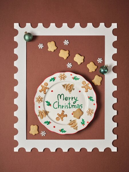 Sinsay - Božićni keramički tanjur s natpisom Merry Christmas