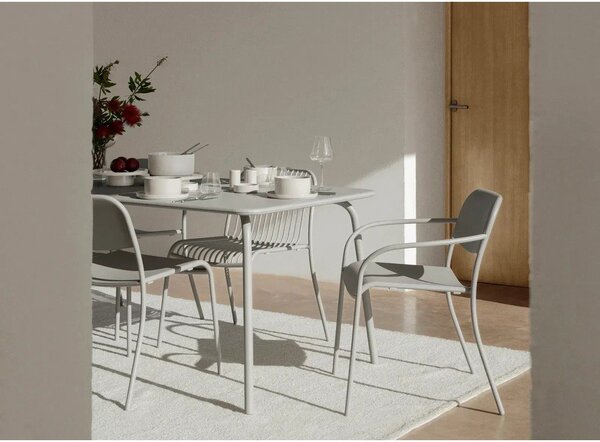 Svijetlo siva metalna vrtna stolica Yua Wire – Blomus