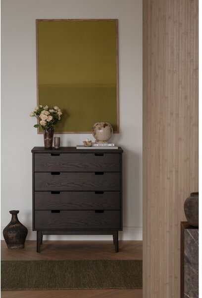 Komoda od punog hrasta u tamnoj prirodnoj boji 75x85x38 cm Garrison – Rowico