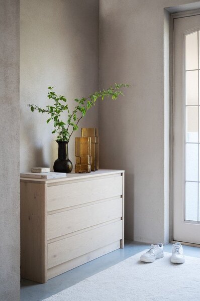 Komoda u dekoru hrasta u svijetloj prirodnoj boji 110x70x45 cm Melstone – Rowico