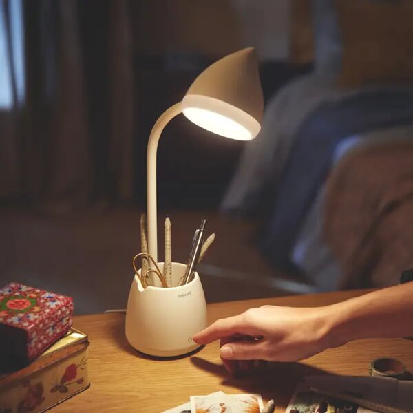 Hat DSK213 PHILIPS STOLNA LAMPA BIJELA PT 4.5W 40K USB 8719514443778